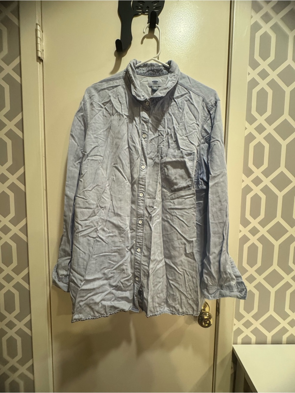 XXL Old Navy Light Blue Denim-Style Button Shirt
